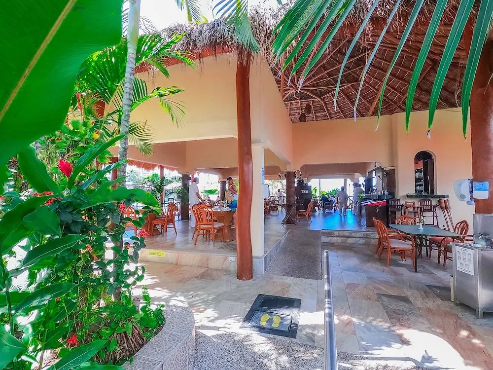 Tropicana Hotel Puerto Vallarta 3*,